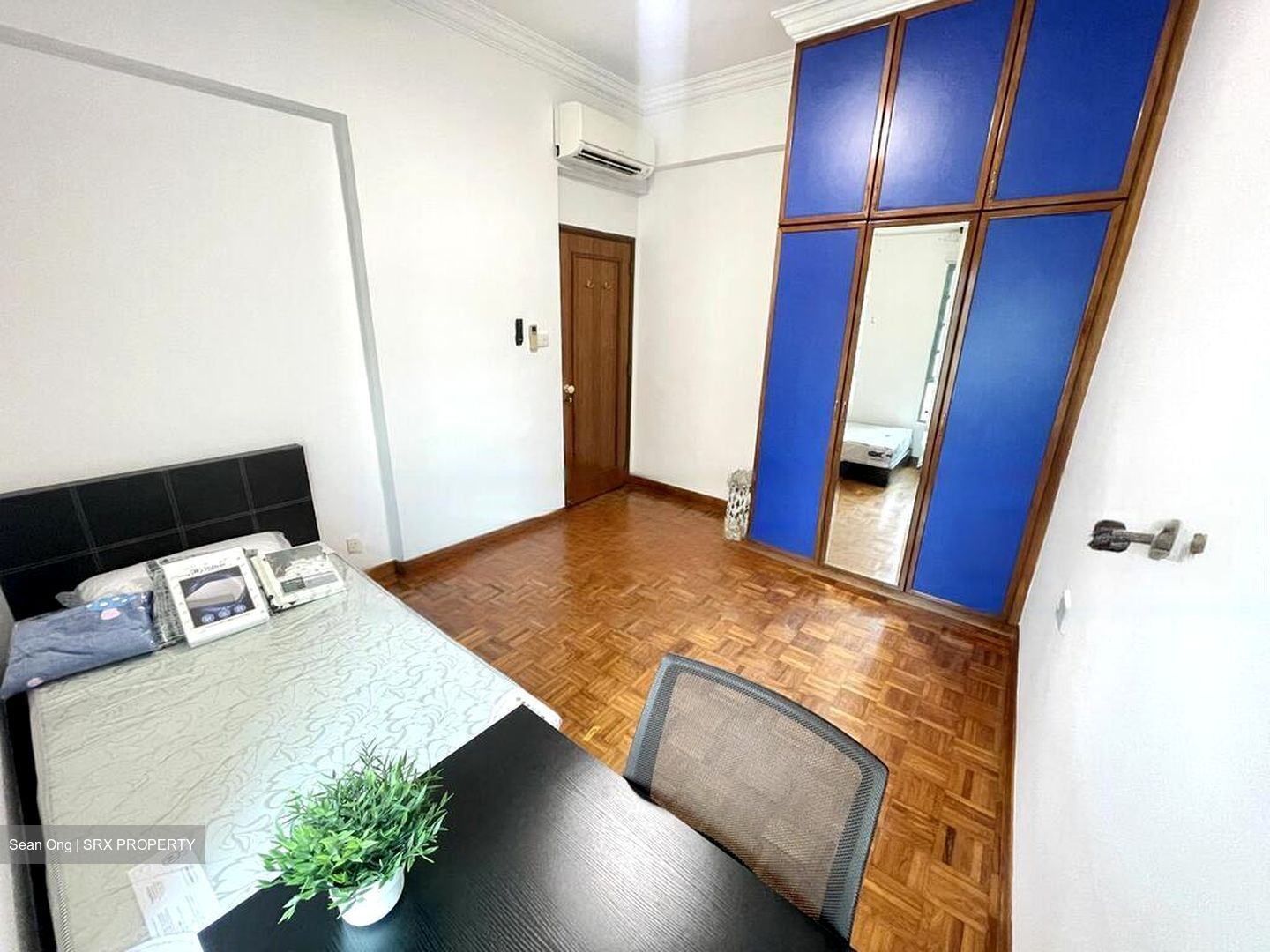 Gold Coast Condo (D5), Condominium #458005001